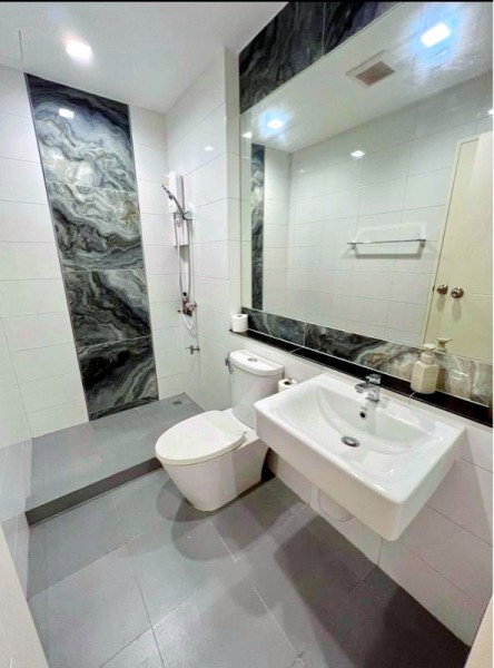 รูป ARL บ้านทับช้าง 900 ม. ให้เช่าทาวน์โฮมหรู 3 ชั้น 2นอน 4น้ำ 20ตร.ว. สนามบินสุวรรณภูมิ 240ตร.ม.พร้อมเฟอร์ฯบิวท์อินครบ - รูปที่ 8/8