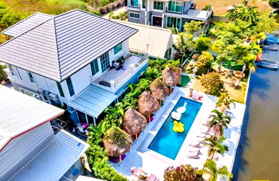 Houses for rent Bangkok : For rent a luxury detached house near the lake. Near the expressway and Central Move in immediately (H6921) 