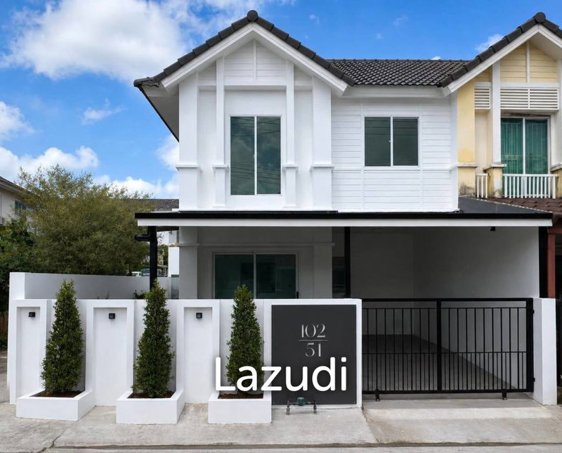 Houses for sale : Newly Renovated Townhouse for Sale in Muang Phuket
