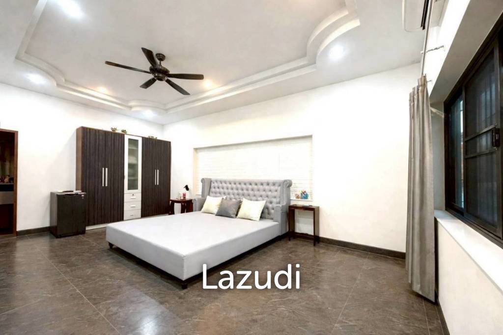 picture Grand 4 Bed Luxury Estate with Massive 3,416 sqm Land Plot - 9/27