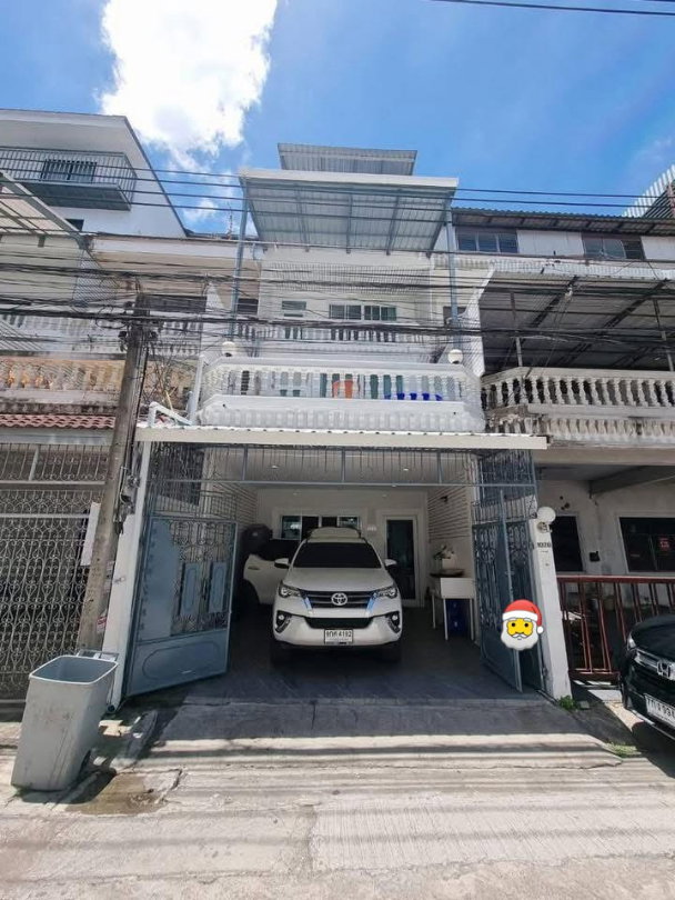 รูป 🏡✨ 🏡✨ ให้เช่าบ้าน 4 ชั้น ใกล้ MRT สุทธิสาร เพียง 450 เมตร | รับชาวต่างชาติ | เลี้ยงสัตว์ได้  📍ย่านสุทธิสาร - รัชดาภิเษก - รูปที่ 1/15
