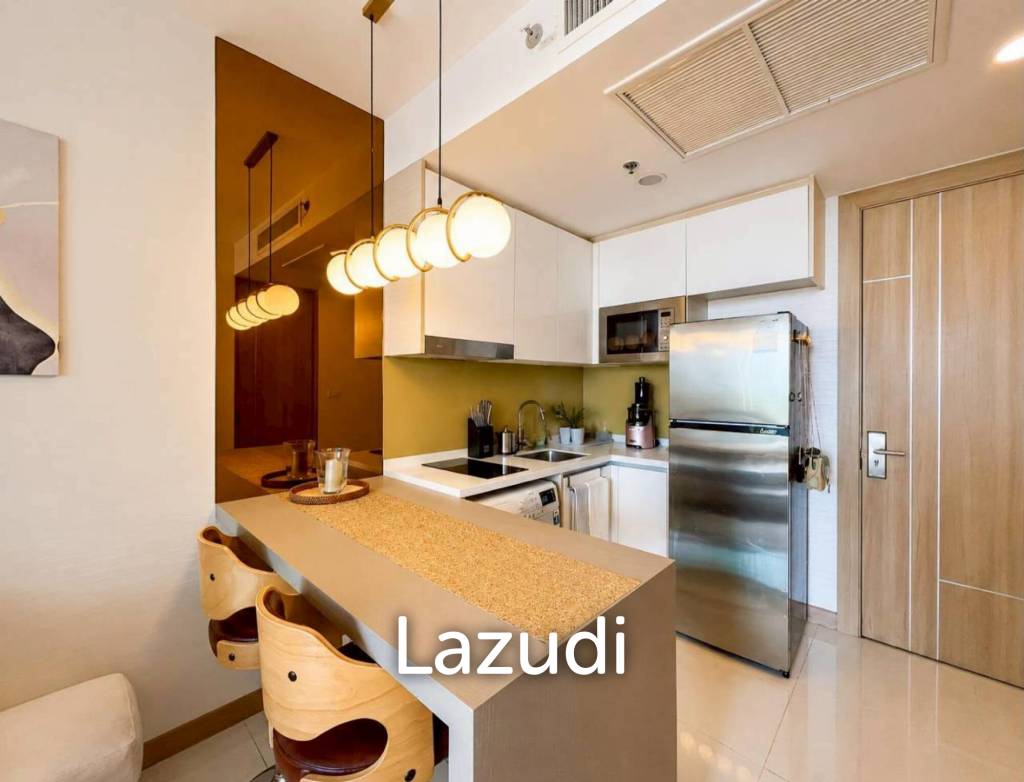 picture Luxury 1-Bed Beachfront Condo at The Riviera Wongamat - 2/9