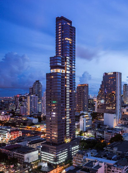 picture A046436 M Silom - 1/3