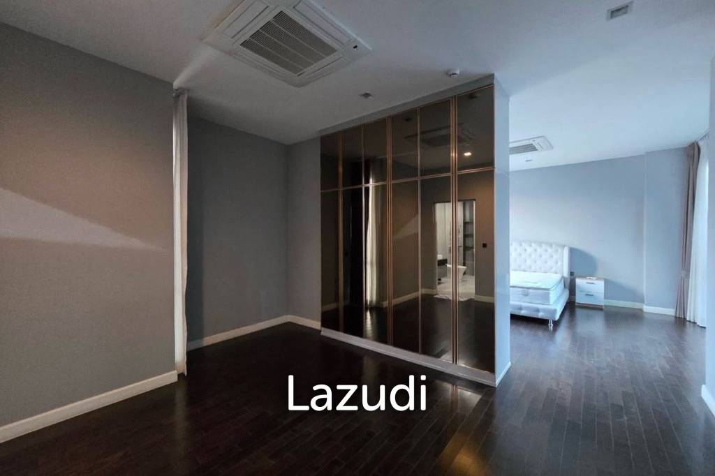 picture 4 Bed 5 Bath 440 sqm modern 3 storey detached home in The Gentry Phatthanakan 2 - 24/29