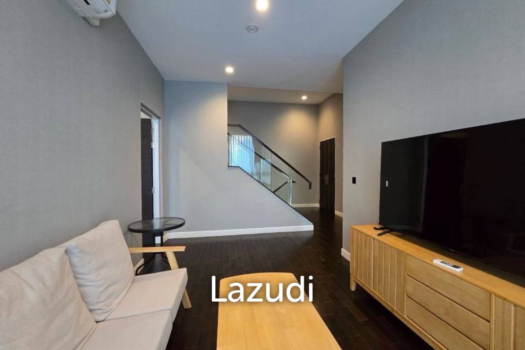 picture 4 Bed 5 Bath 440 sqm modern 3 storey detached home in The Gentry Phatthanakan 2 - 15/29