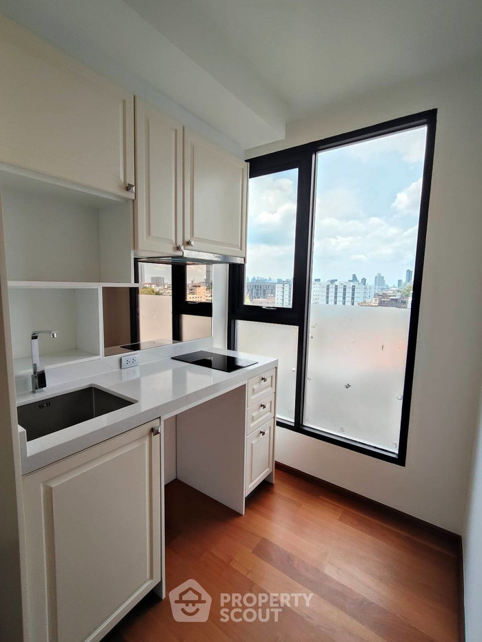 picture 1-BR Condo At Altitude Symphony Charoenkrung, BTS Saphan Taksin (ID 3072833) - 9/11