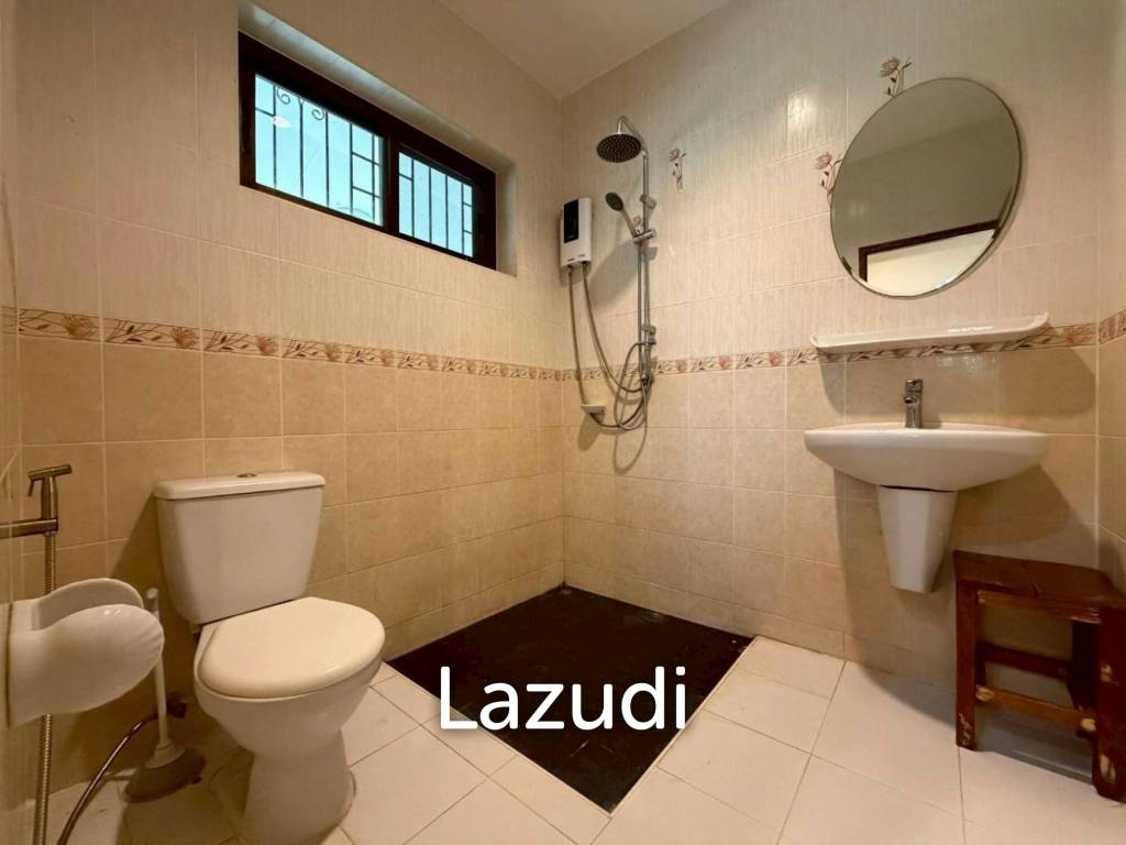 picture Grand 4 Bed Luxury Estate with Massive 3,416 sqm Land Plot - 13/27