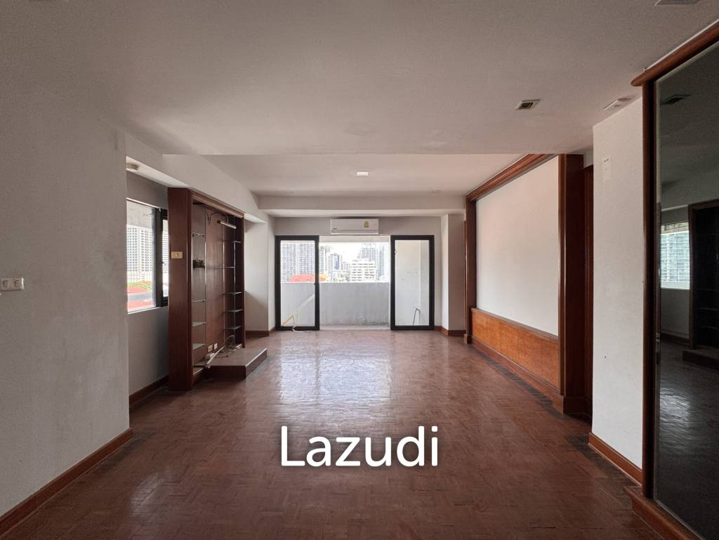 รูป 205 sqm 3-Bed Condo with Huge Terrace in Khlong Toei Nuea, Bangkok - รูปที่ 26/36