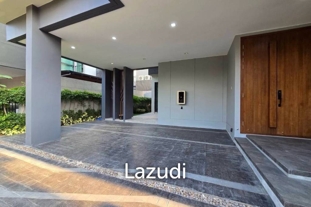 picture 4 Bed 5 Bath 440 sqm modern 3 storey detached home in The Gentry Phatthanakan 2 - 2/29