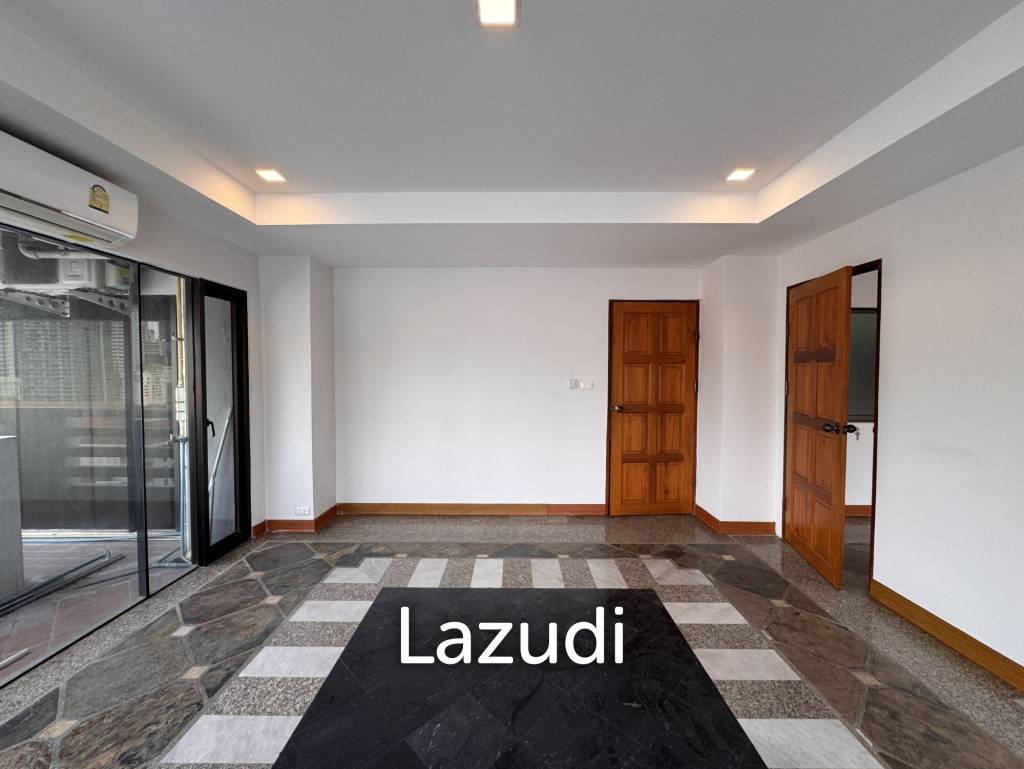รูป 205 sqm 3-Bed Condo with Huge Terrace in Khlong Toei Nuea, Bangkok - รูปที่ 13/36