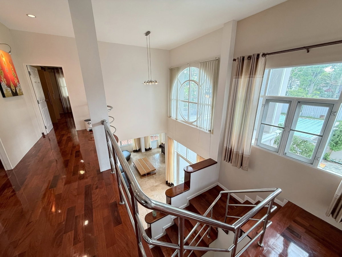 รูป ให้เช่าหมู่บ้านเอ็มเพอเรอร์ 2 Pool Villa รีโนเวทใหม่ พร้อมเข้าอยู่ บ้านหัวมุมเป็นส่วนตัว ทำเลทอง ใกล้ Central Festival เชียงใหม่RH-22 - รูปที่ 4/13