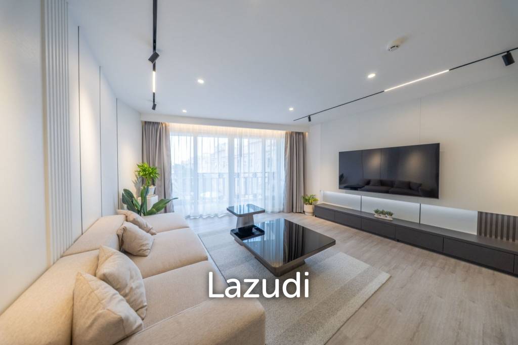 picture Elegantly Renovated 3-Bedroom Luxury at Royal Hill Resort - 4/35