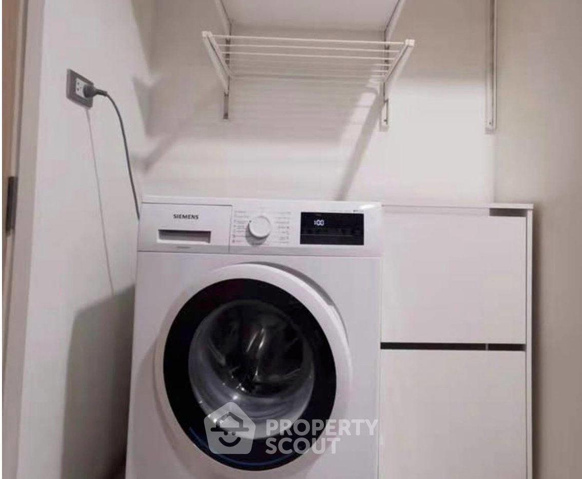 picture High-Floor 1-BR 28 Sqm Rhythm Asoke II Near MRT Phra Ram 9 400m (ID 3073040) - 2/5