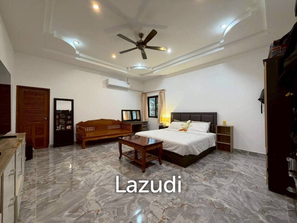 picture Grand 4 Bed Luxury Estate with Massive 3,416 sqm Land Plot - 7/27
