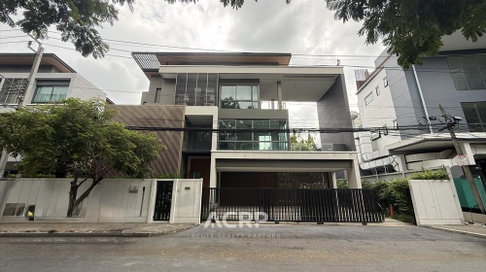 ขายบ้านเดี่ยวหรู 3 ชั้น 5 ห้องนอน พร้อมสระว่ายน้ำส่วนตัว ทำเลรามคำแหง 9 The Gentry พระราม 9