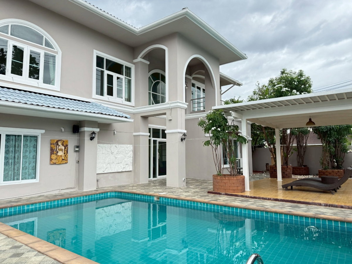 รูป ให้เช่าหมู่บ้านเอ็มเพอเรอร์ 2 Pool Villa รีโนเวทใหม่ พร้อมเข้าอยู่ บ้านหัวมุมเป็นส่วนตัว ทำเลทอง ใกล้ Central Festival เชียงใหม่RH-22 - รูปที่ 2/13