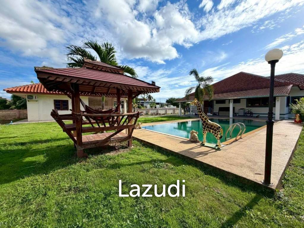picture Grand 4 Bed Luxury Estate with Massive 3,416 sqm Land Plot - 17/27