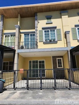 A Spectacular Urban Sanctuary: Golden Town 2 Onnut-Pattanakarn 1161116