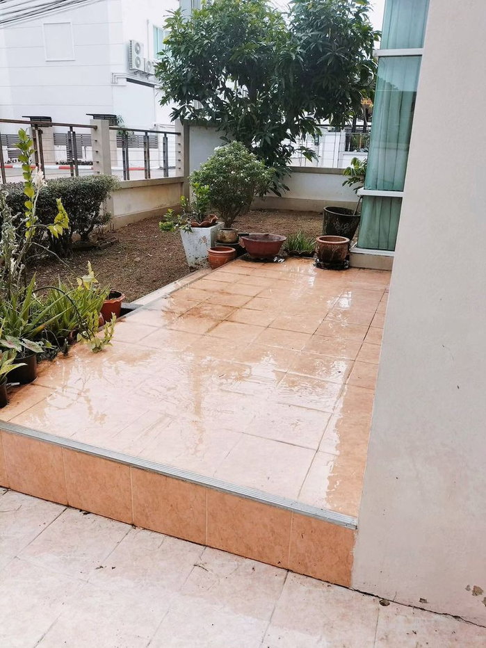 picture Single house for sale in Sriracha, Mangmee Srisuk Grandville Village. Great value! - 10/11