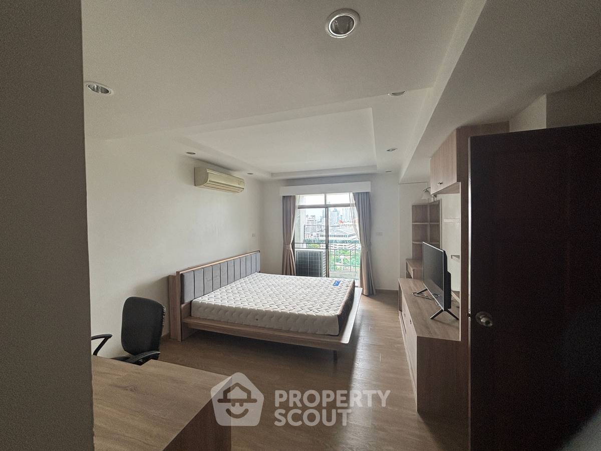 รูป คอนโด 3 ห้องนอน 133 ตร.ม. รอยัล คาสเซิล สุขุมวิท ใกล้ BTS พร้อมพงษ์ 400 ม. (ID 3072710) - รูปที่ 4/5