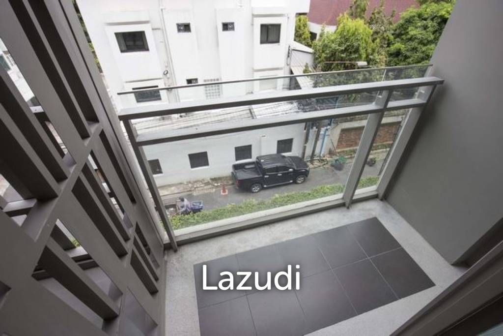 รูป 34 sqm 1 Bedroom Condo on 4th Floor at Via Botani Khlong Tan Nuea Bangkok - รูปที่ 11/12