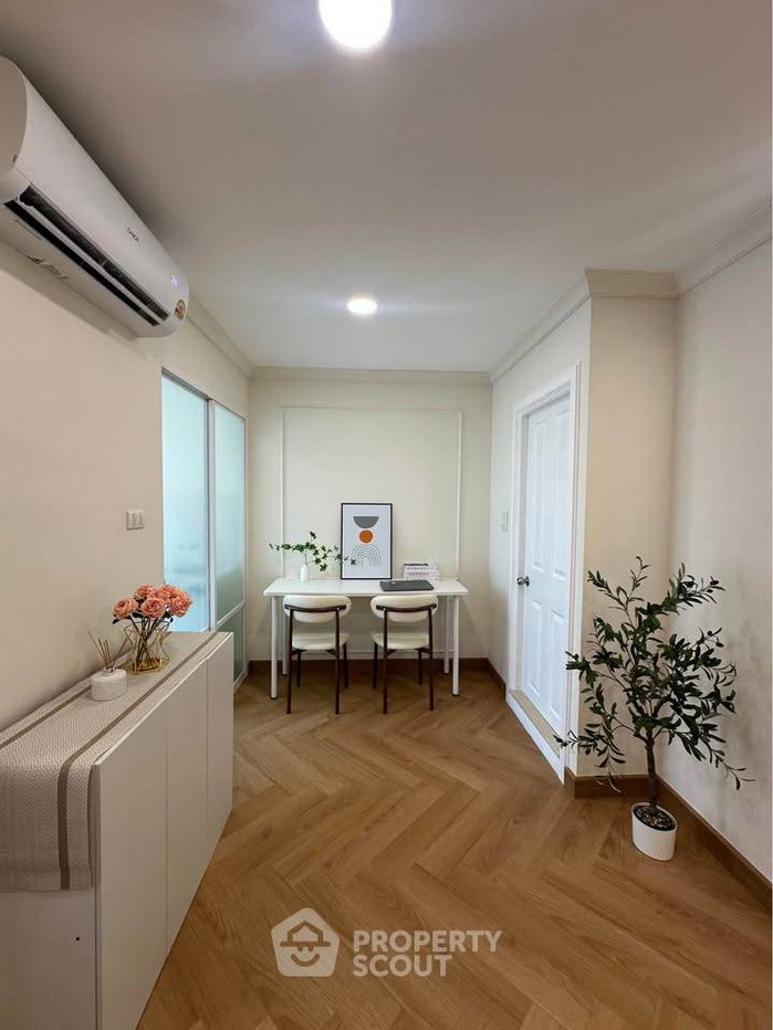 picture Condo 1-BR, Lumpini Place Rama 9–Ratchada, MRT Phra Ram 9 (ID 3073036) - 13/15