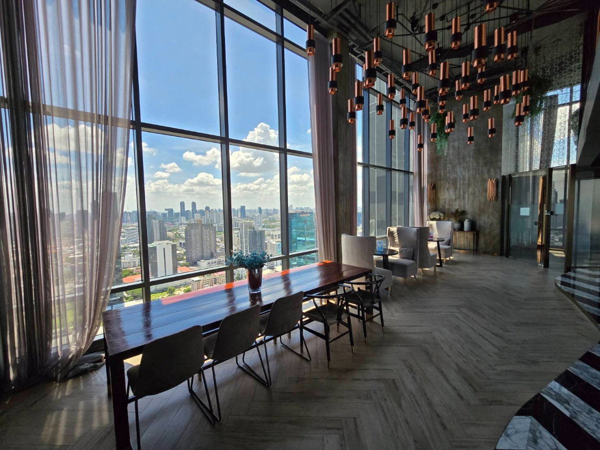 รูป วิวสวน+เมือง Exclusive ห้องเดียวในโครงการ!! ขายคอนโด ซี เอกมัย (C Ekkamai) Loft Studio ห้องมุม เพดานสูง 4.5 เมตร 2 ห้องนอน 68 ตร.ม. ตกแต่งครบ - รูปที่ 16/20