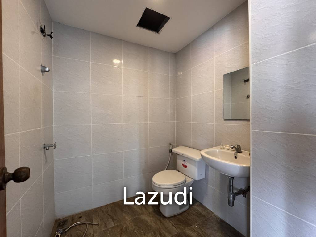 รูป 205 sqm 3-Bed Condo with Huge Terrace in Khlong Toei Nuea, Bangkok - รูปที่ 20/36