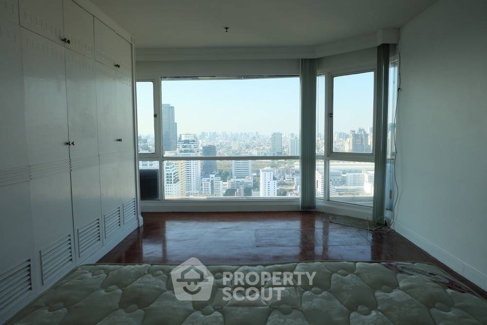 picture 2-BR 206 Sqm High-Floor At Sukhumvit Suite Near BTS Nana (ID 2143433) - 5/5