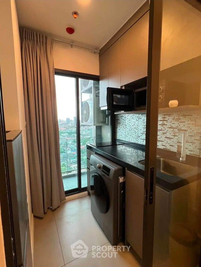 picture Well-Priced 1-BR (25 Sqm) At The Clev Riverline, High-Floor (ID 3072567) - 5/12