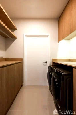 บ้านเดี่ยว วิทยาลัยพณิชยการบางนา : ขาย บ้านเดี่ยว 4 ห้องนอน ในโครงการ แอร์รี่ ศรีนครินทร์-สวนหลวง 6570186