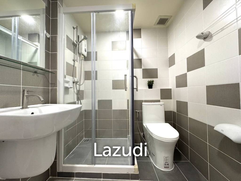 รูป Newly Renovated 1-Bedroom Condo for Sale Near Central Phuket - รูปที่ 19/26