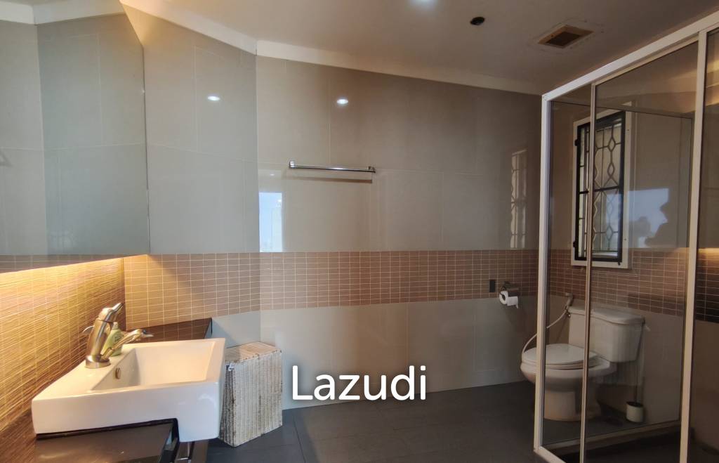 รูป 301 sqm high floor condo Baan Chao Praya Khlong San - รูปที่ 8/10