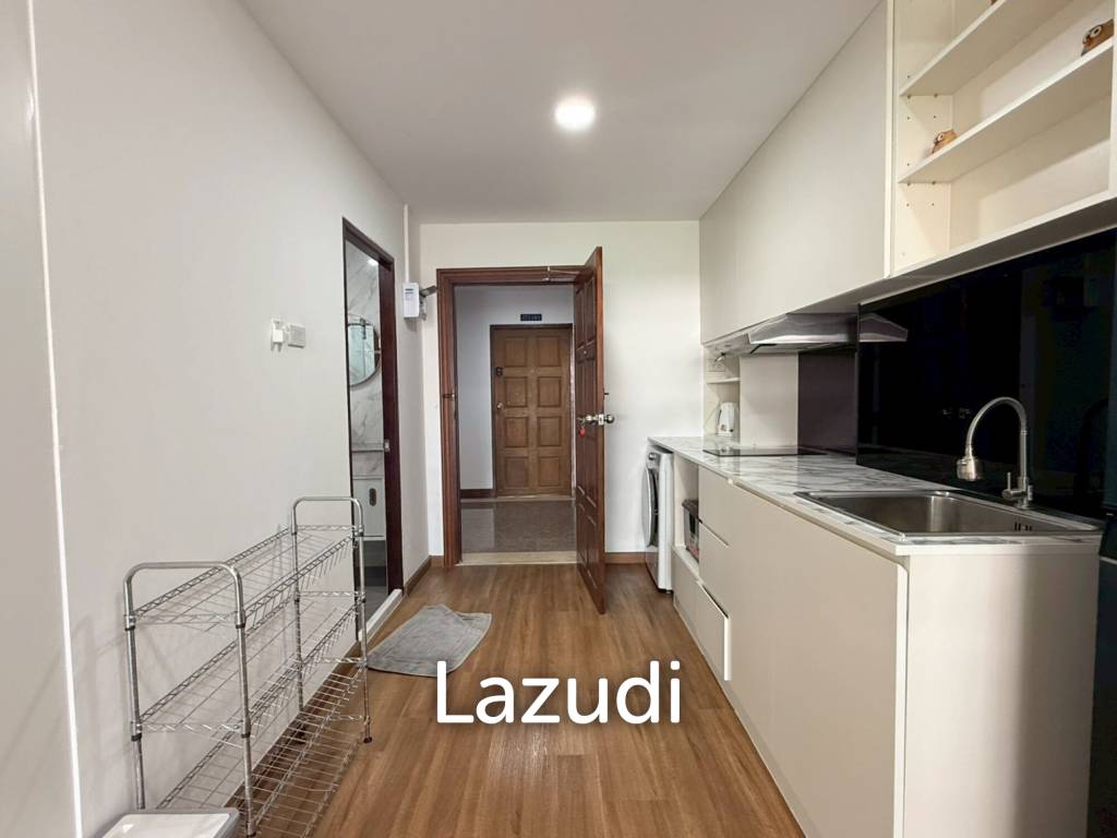 picture Spacious Fully Furnished Studio with Large Balcony - 9/12