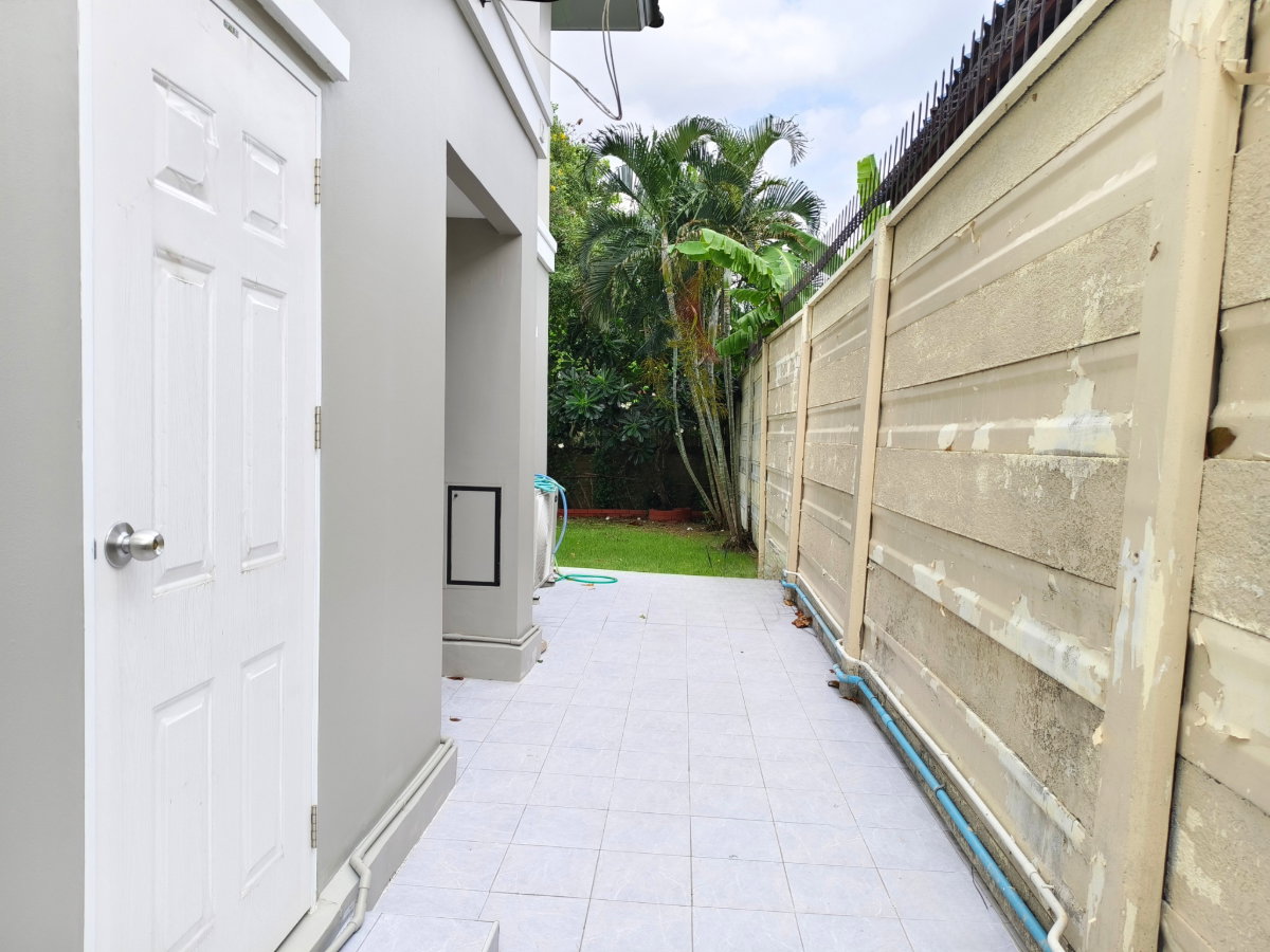 รูป ขาย บ้านเดี่ยวแปลงริมติดสวน เหมือนซอยส่วนตัว บ้านไม่ต้องซ่อม 3 ห้องนอน 3 ห้องน้ำ - รูปที่ 21/23