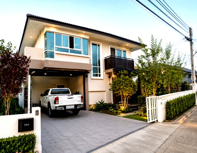 Houses for sale Mengrai Maharaj Monument  : 2-Storey House for Sale in Prime Residential Projec