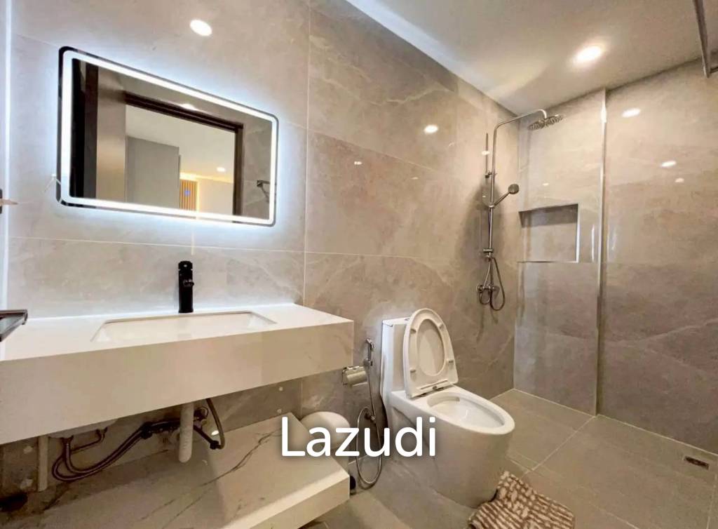 picture Newly Renovated 2-Storey Pool Villa for Sale at Eakmongkol - 18/27