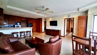 คอนโดให้เช่า : ให้เช่า Chiang Mai Riverside Condominium คอนโดห้องใหญ่ ใกล้สนามบินเชียงใหม่ พร้อมห้องทำงาน