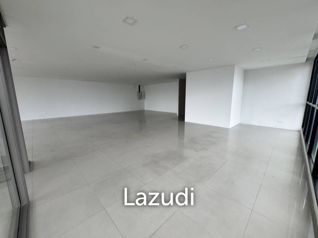 picture 200 sqm modern corner office for rent in Chong Nonsi Yannawa Bangkok - 5/18