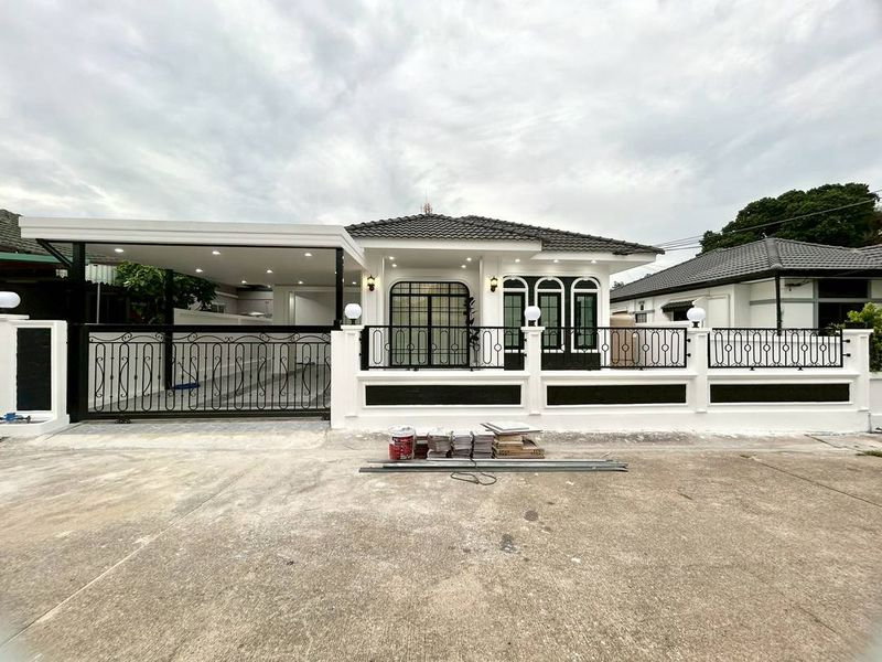 รูป บ้านเดี่ยวพร้อมอยู่ คลาสสิคโฮม ศรีราชา บรรยากาศเงียบสงบ - รูปที่ 1/18
