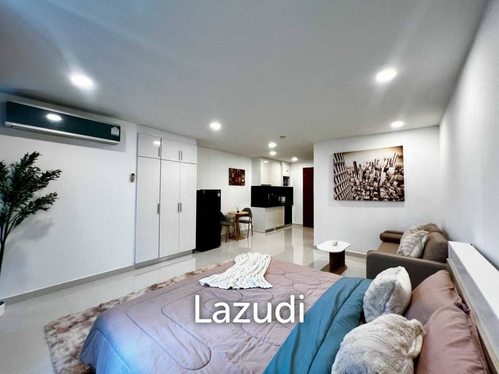 picture High-Floor Studio Condo for Sale at Club Royal Naklua - 1/10