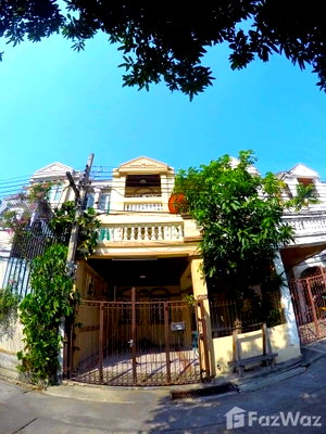 Houses for rent Bangkok : 4 Bedroom House for rent in Phra Khanong Nuea, Bangkok  1960831