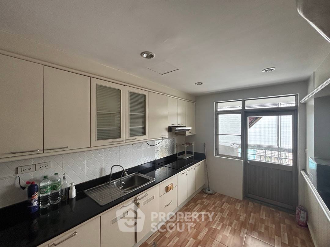 รูป คอนโด 3 ห้องนอน ให้เช่า Royal Castle Sukhumvit ใกล้ BTS พร้อมพงษ์ 400 ม. (ID 3075571) - รูปที่ 7/8