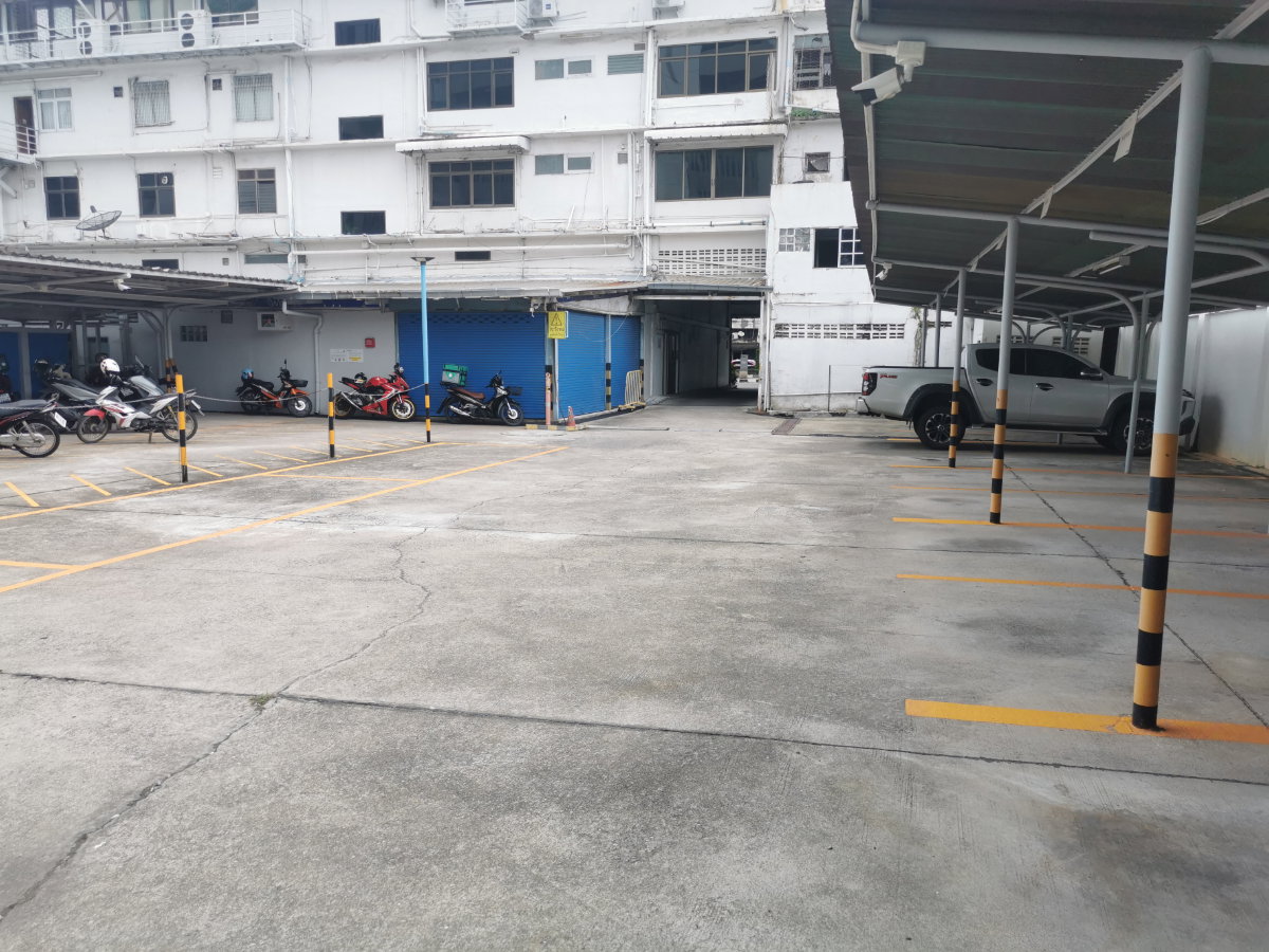 รูป ตึก 5 คูหา เฉพาะชั้นล่าง ติดถนนพระราม 3 มีลานจอดรถรองรับกว่า 30 คันหลังตึก - รูปที่ 5/5