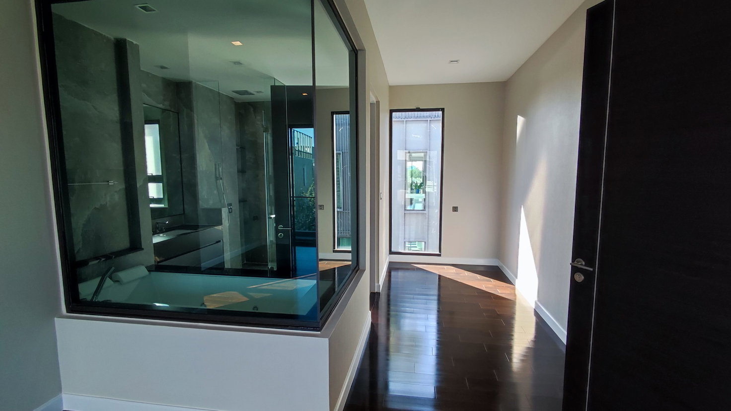 picture 95E1 - Ninety Five East One 4 bedrooms, for sale - 8/25