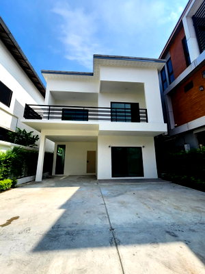 เช่าบ้านเดี่ยว วิทยาลัยพณิชยการบางนา : ให้เช่าบ้านเดี่ยว สุขุมวิท93 บีทีเอส บางจาก GH555