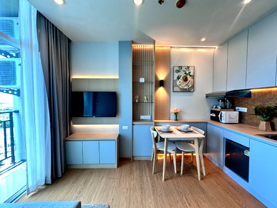 Condos for sale : The Twin Tower Condo Jomtien Beach Pattaya