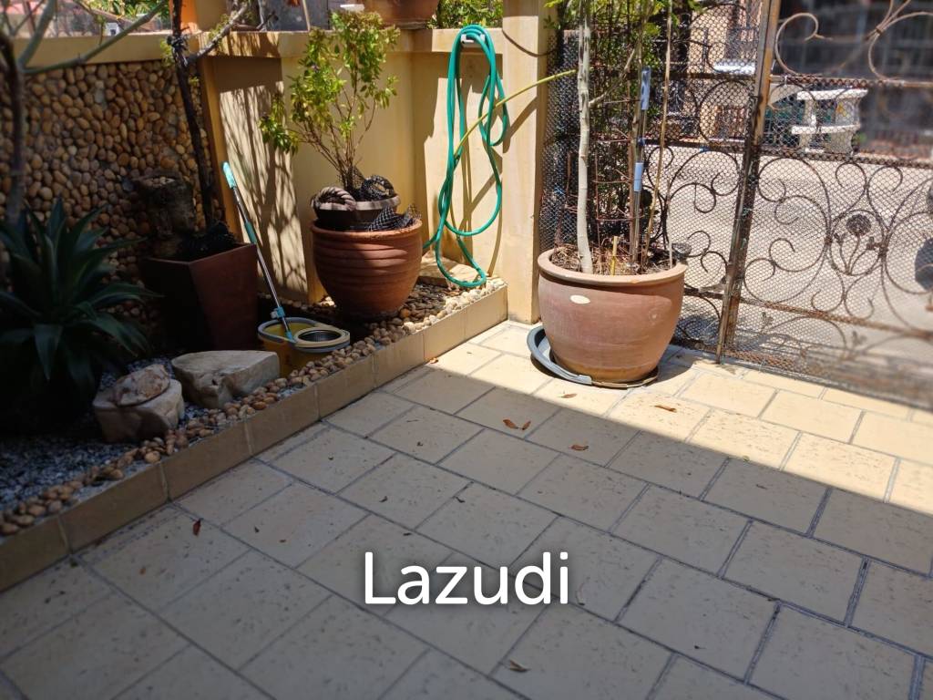 picture Spacious 2-Storey Townhouse for Sale at LK Villa - 33/35