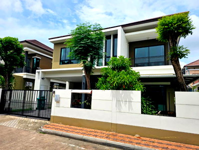 Houses for rent Central Plaza Bang Na : #SC15558 📌 Rent | 🟦🟨Villa Arcadia Srinakarin🟥🟩💬 𝑪𝒐𝒏𝒕𝒂𝒄𝒕 𝑳𝑰𝑵𝑬: @𝒔𝒆𝒄𝒓𝒆𝒕𝒑𝒓𝒐𝒑𝒆𝒓𝒕𝒚 🔥✨