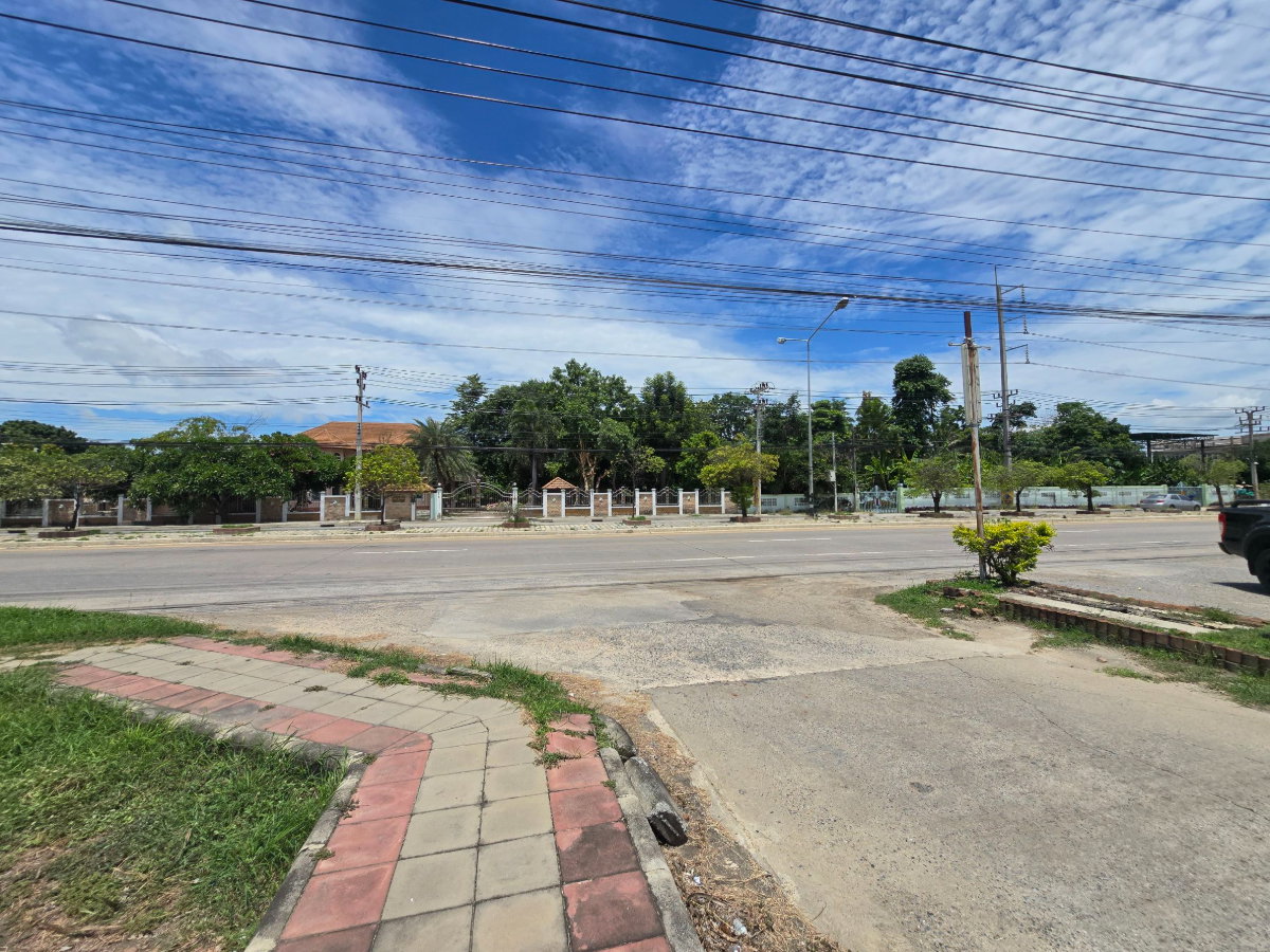 รูป ขายที่ดินเปล่าติดถนนพหลโยธิน ใกล้โรบินสัน ติดปั๊มน้ำมันปตท. โครงการบ้านแสงสุวรรณ ถนนพหลโยธิน ตำบลนิคมสร้างตนเอง อำเภอเมืองลพบุรี จังหวัดลพบุรี - รูปที่ 7/42